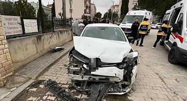 İnegöl'de Otomobil Kazası: 5 Yaralı