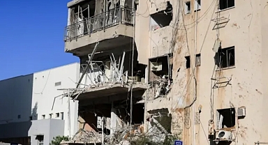 İran’dan Tel Aviv’e Füze Misillemesi