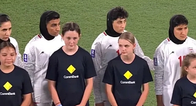 İranlı kadın futbolcular seremonide milli marşı söylemedi
