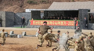 Kim Jong-un savaş gemisinde füze denedi