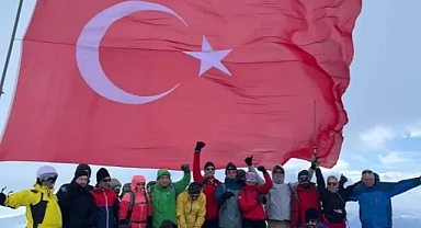Madur Dağı Zirvesinde Türk Bayrağı Yenilendi