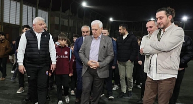 Mustafa Bozbey’den İnegöl Karadeniz Güvenspor’a Halı Saha Yenileme Sözü