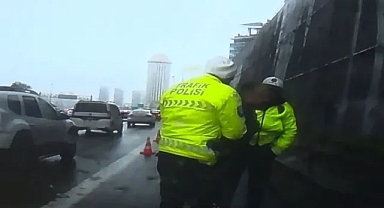Nefessiz kalan sürücüyü polis kurtardı