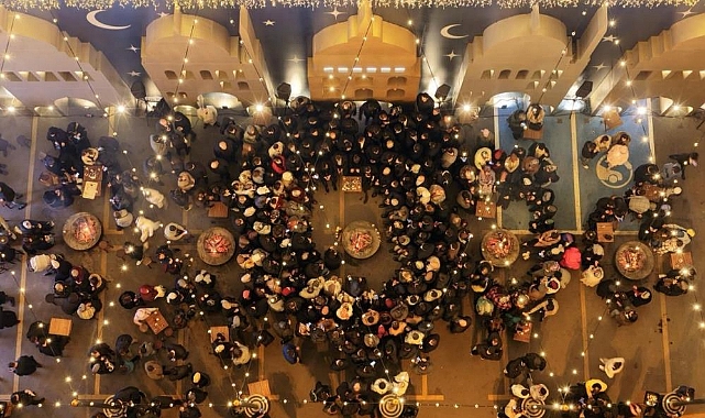 Ramazan Etkinliği Bakanlar ve Milletvekillerini Bir Araya Getirdi