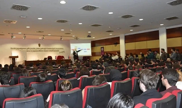 TCMB Başkan Yardımcısı Akçay: Türkiye'nin Enflasyonla Mücadele Stratejisi