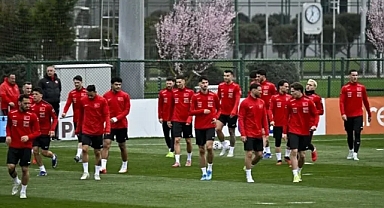 Türkiye Romanya Maçı Öncesi 6 İsim Kadrodan Çıkarıldı