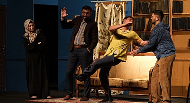 Yıldırım Belediyesi’nden 28 Şubat Anısına ‘Karanlıkta Açan Çiçekler’ Tiyatro Oyunu