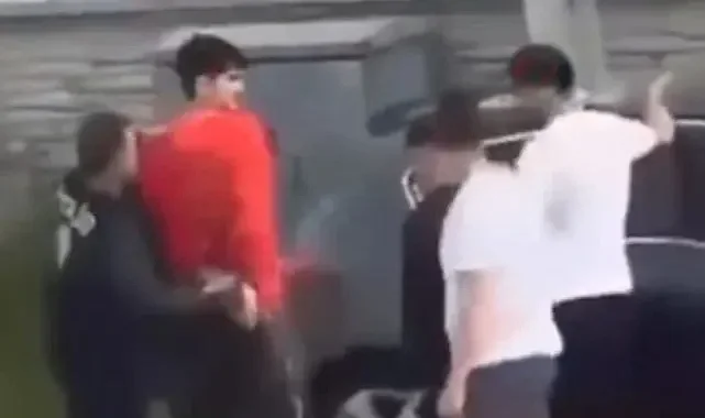 Balıkesir’de Okul Önünde Bıçaklı Şüpheli Polis Tarafından Etkisiz Hale Getirildi