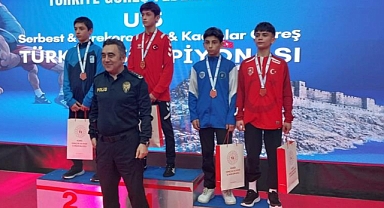 Bursa Büyükşehir Belediyesporlu güreşçiler Türkiye Şampiyonası’nda 3 madalya kazandı