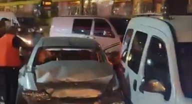 Bursa’da 3 Araç Birbirine Girdi: Şans Eseri Yaralanan Olmadı