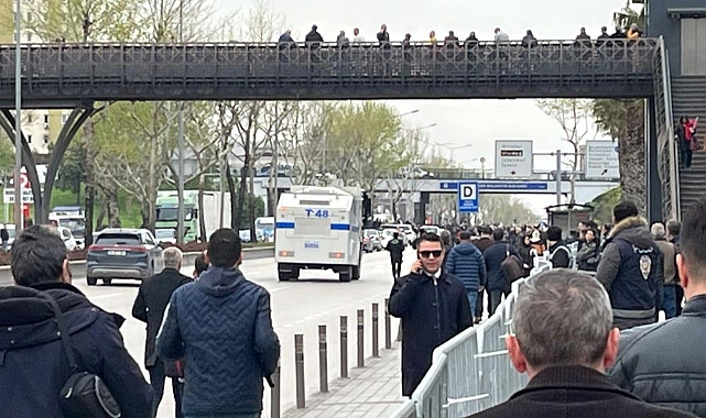 Bursa’da CHP’li Meclis Üyelerinden Ankara Caddesi Eylemi: Trafik Kilitlendi