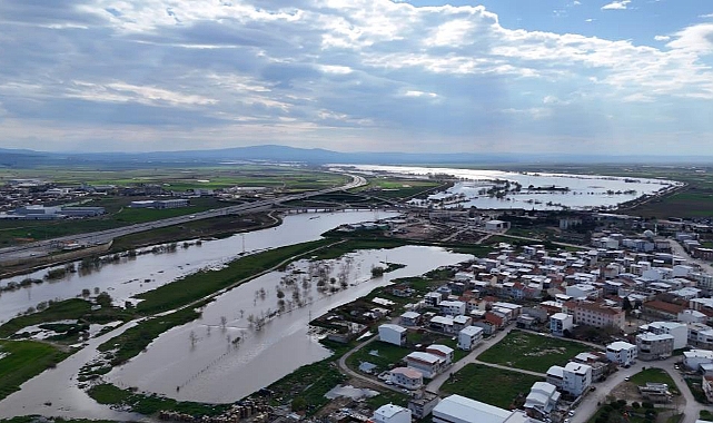 Bursa Karacabey'de Yağış Sonrası Su Taşkını: Tarım Arazileri Sular Altında