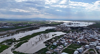 Bursa Karacabey'de Yağış Sonrası Su Taşkını: Tarım Arazileri Sular Altında