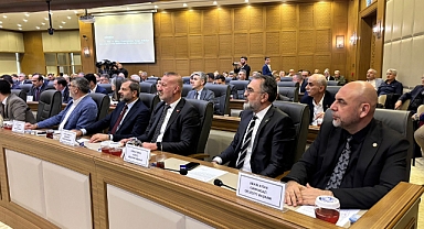 Bursa Meclisinde Gerilim Tırmandı: CHP ve AK Parti Arasında “Başarısızlık mı, Başarı mı?” Tartışması Alevlendi