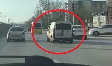 Bursa Mudanya Yolunda Ticari Araç Sürücüsünden Tehlikeli Makaslar