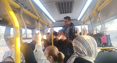 Bursa Nilüfer Akçalar Mahallesi'nde 23 Nisan'da Otobüs Krizi: Vatandaşlar İsyan Etti