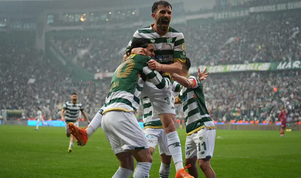 Bursaspor, 12 Maçta 30 Gol Attı ve Kalesinde Sadece 3 Gol Gördü