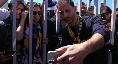 Fenerbahçe’de İki Farklı Veda: Mourinho Sessiz Ayrıldı, Tedesco’ya Yoğun Destek