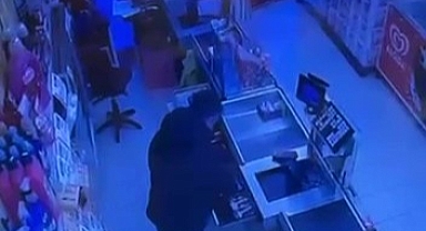 Gemlik’te Market Hırsızlığı: 12 Bin TL ve Sigara Çalındı