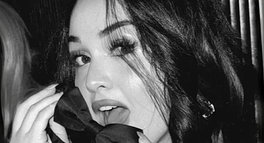 Hüsnü Şenlendirici’nin Kızı Naz Şenlendirici Yeni Şarkısıyla Sahneye Çıktı