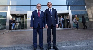 İlhan Uzgel: Özgür Özel uluslararası alanda güçlü bir muhatap