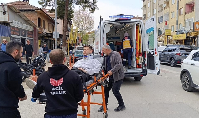 İnegöl’de Motosiklet ile Hafif Ticari Araç Çarpıştı: 1 Yaralı