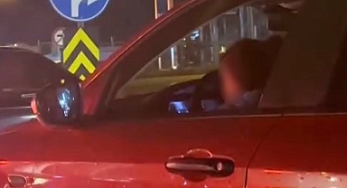 İnegöl'de Sürücü 2 Yaşındaki Çocuğunu Kucağına Alarak Araç Kullandı