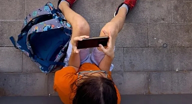 İngiltere Okullarda Telefon Yasağı İçin Yeni Yasal Düzenleme Hazırlıyor