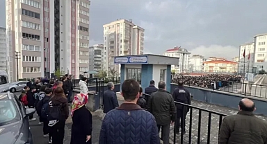 Kahramanmaraş’ta Okullar Açıldı: Şehitler İçin Anma Düzenlendi