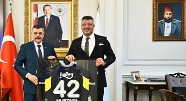 Sadettin Saran’dan Mustafa Çiftçi’ye Ziyaret: Abdülhamid Tablosu Tartışma Yarattı