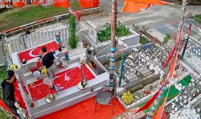 Şehit Polis Sude Sarıkaya'nın Mezarına Saldırı: Acılı Anne Gözyaşlarını Tutamadı