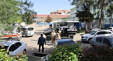 Siverek’te Liseye Silahlı Saldırı: 16 Kişi Yaralandı, Saldırgan Ölü Ele Geçirildi