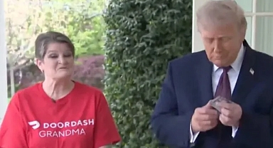 Trump’tan dikkat çeken hamburger siparişi: Kurye’ye 100 dolar bahşiş verdi