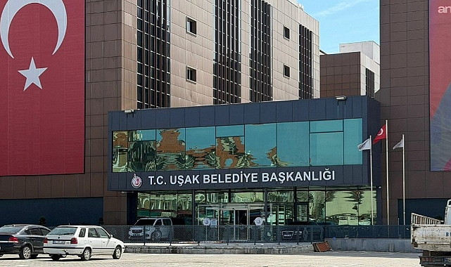 Uşak Belediyesi'ne operasyon, Eskişehir Büyükşehir Belediye Başkanı için soruşturma izni