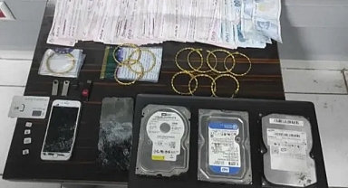 Yatağa bağımlı oğlu için biriktirdiği 1,8 milyon liralık altını dolandırdılar