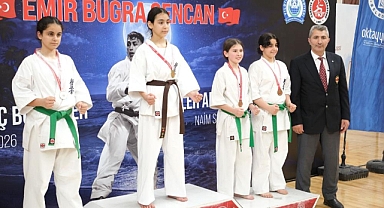 Yıldırımlı karatecilerden madalya yağmuru