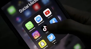 Yunanistan'da 15 Yaş Altına Sosyal Medya Yasağı 2027'de Başlıyor