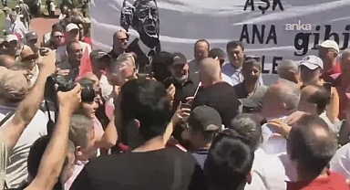Cemal Enginyurt İzmir’de CHP’lilerle Görüntülendi: “En Büyük Devrimci Geldi” Sözleri Dikkat Çekti