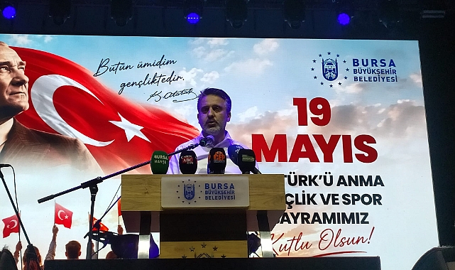 Hüdavendigar'da 19 Mayıs Seli! Binlerce Bursalı Oğuzhan Koç İçin Meydanı Saatler Öncesinden Doldurdu