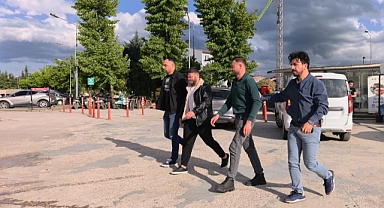 İnegöl’de Bıçaklı Kavgada Yaralanan Genç Hastaneye Kaldırıldı