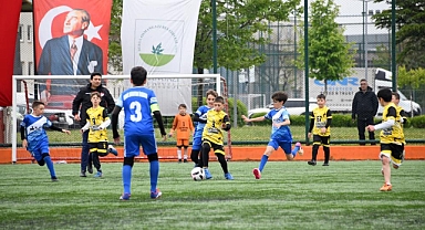 Minik Timsahlar Futbol Şenliği Osmangazi’de Coşkuyla Sürüyor