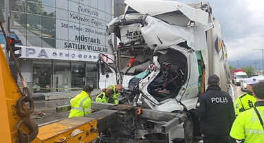 Orhangazi Trafik Kazası: Tır Sürücüsü Hayatını Kaybetti
