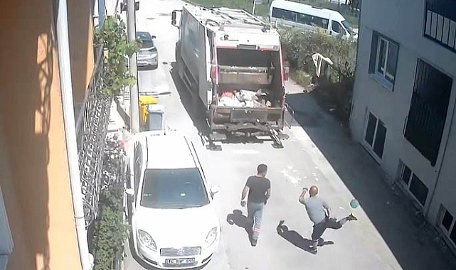 Temizlik işçilerinin topla eğlendiği anlar kamerada