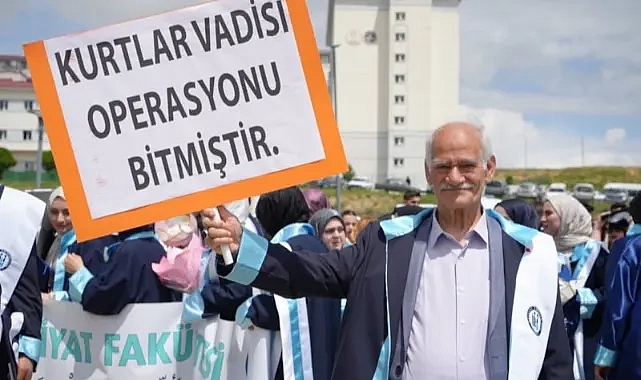 71 Yaşında Üniversite Bitirdi
