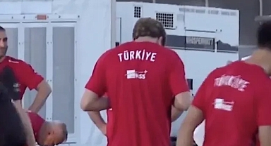 A Milli Takım’da Avustralya Maçı Hazırlıkları Sürerken Kenan Yıldız’ın Dua Anı Dikkat Çekti