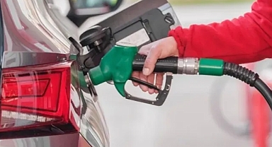 Akaryakıtta İndirim: Benzin ve Motorin Fiyatları Gece Yarısı Değişti