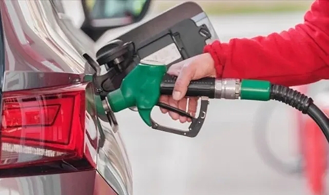 Akaryakıtta İndirim: Benzin ve Motorin Fiyatları Gece Yarısı Değişti