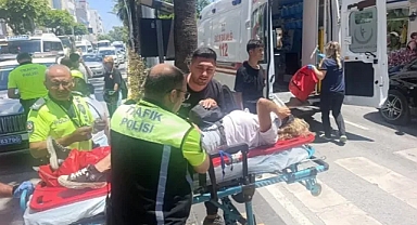 Antalya'da Yaya Geçidinde Alman Turiste Motosiklet Çarptı!