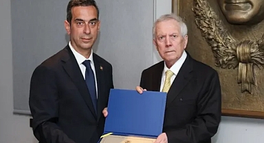 Aziz Yıldırım Fenerbahçe Başkanlığına Resmen Döndü