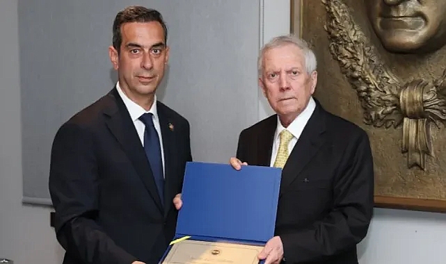 Aziz Yıldırım Fenerbahçe Başkanlığına Resmen Döndü